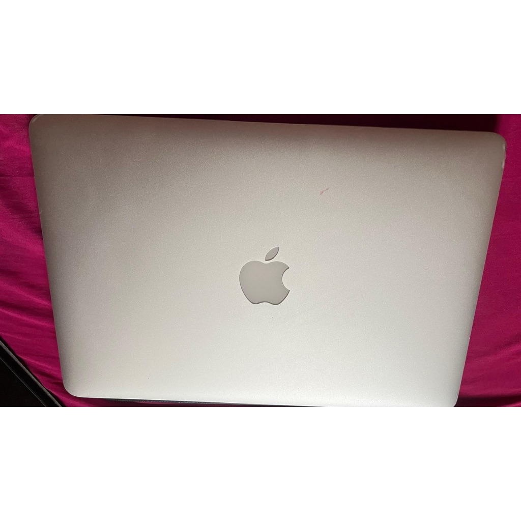 MacBook Air 2017 – 8GB RAM / 256GB SSD