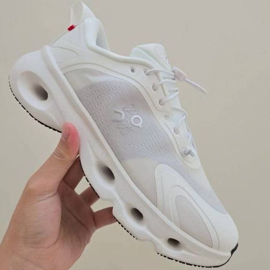 sepatu Running Cloudsolo x Loewe shoes run pria dan wanita BNIB