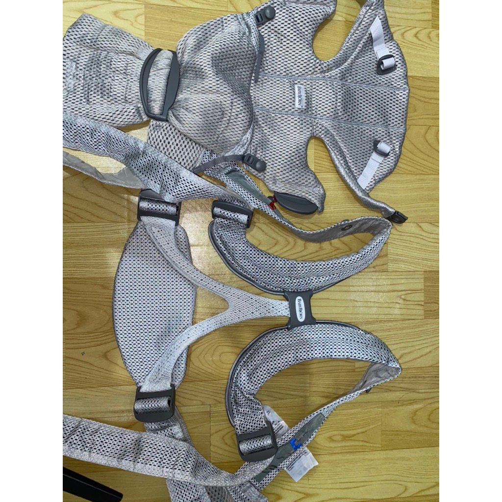 baby bjorn- baby carrier move