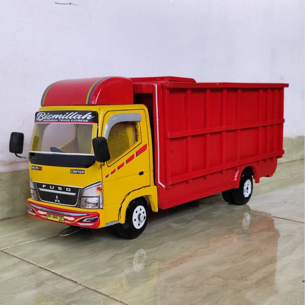 Miniatur mobil mobilan mainan anak truk oleng kayu besar P53cm model isuzu giga dan mitsubishi fuso 