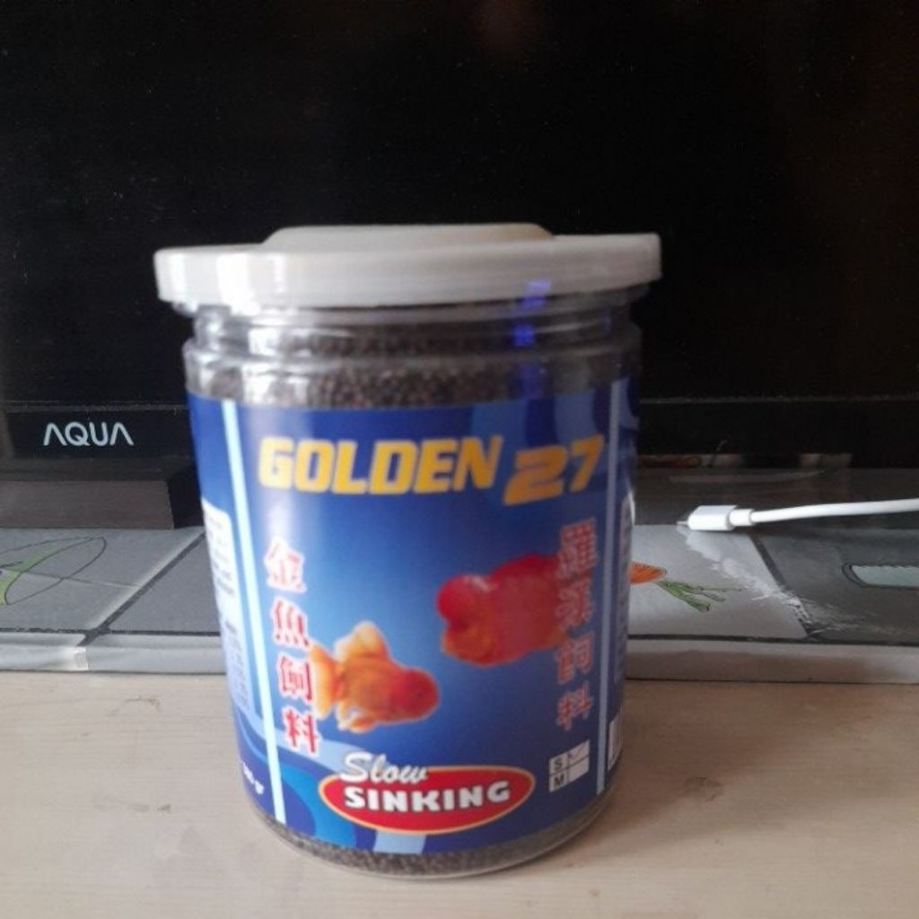 Fish Food for goldfish and small fish