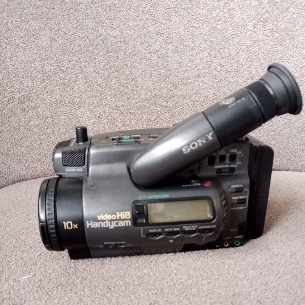 handycam sony (display)jadul
