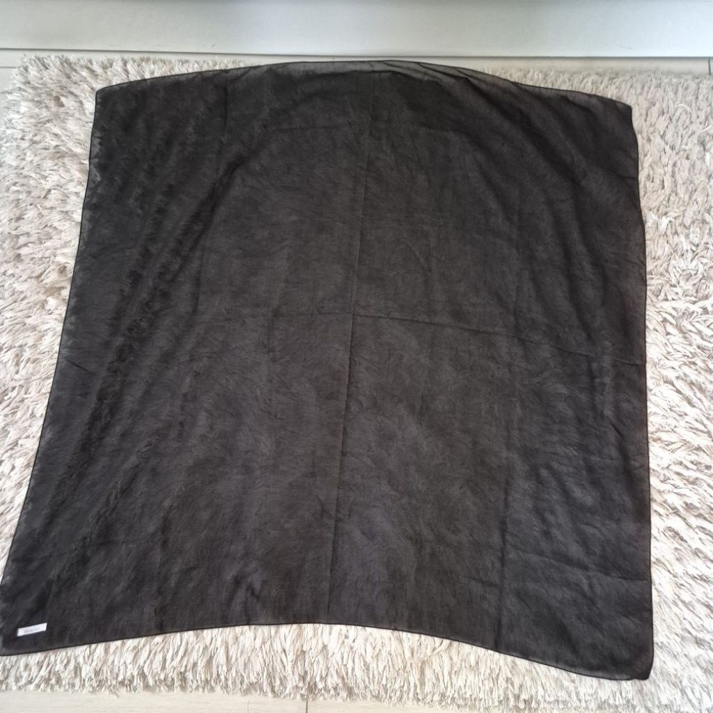 diario hijab segi empat voal