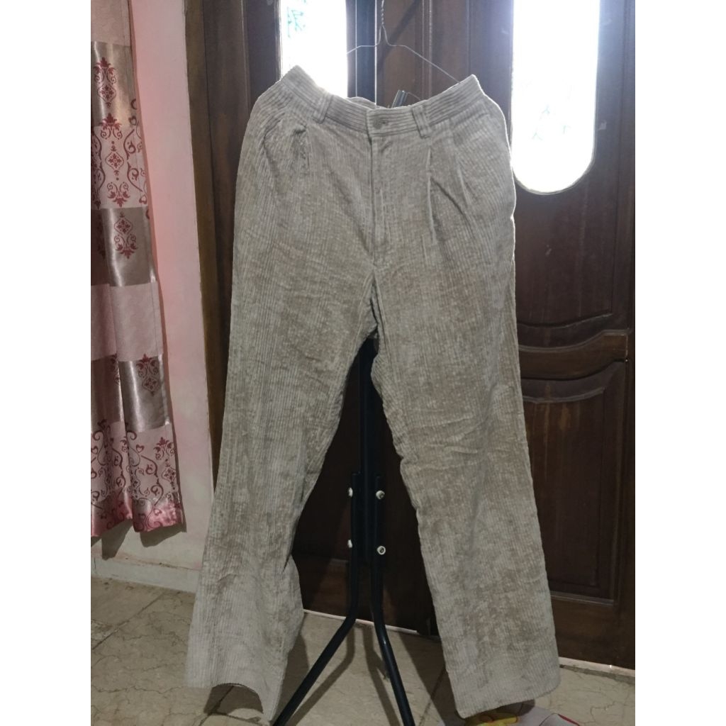 Preloved celana corduroy