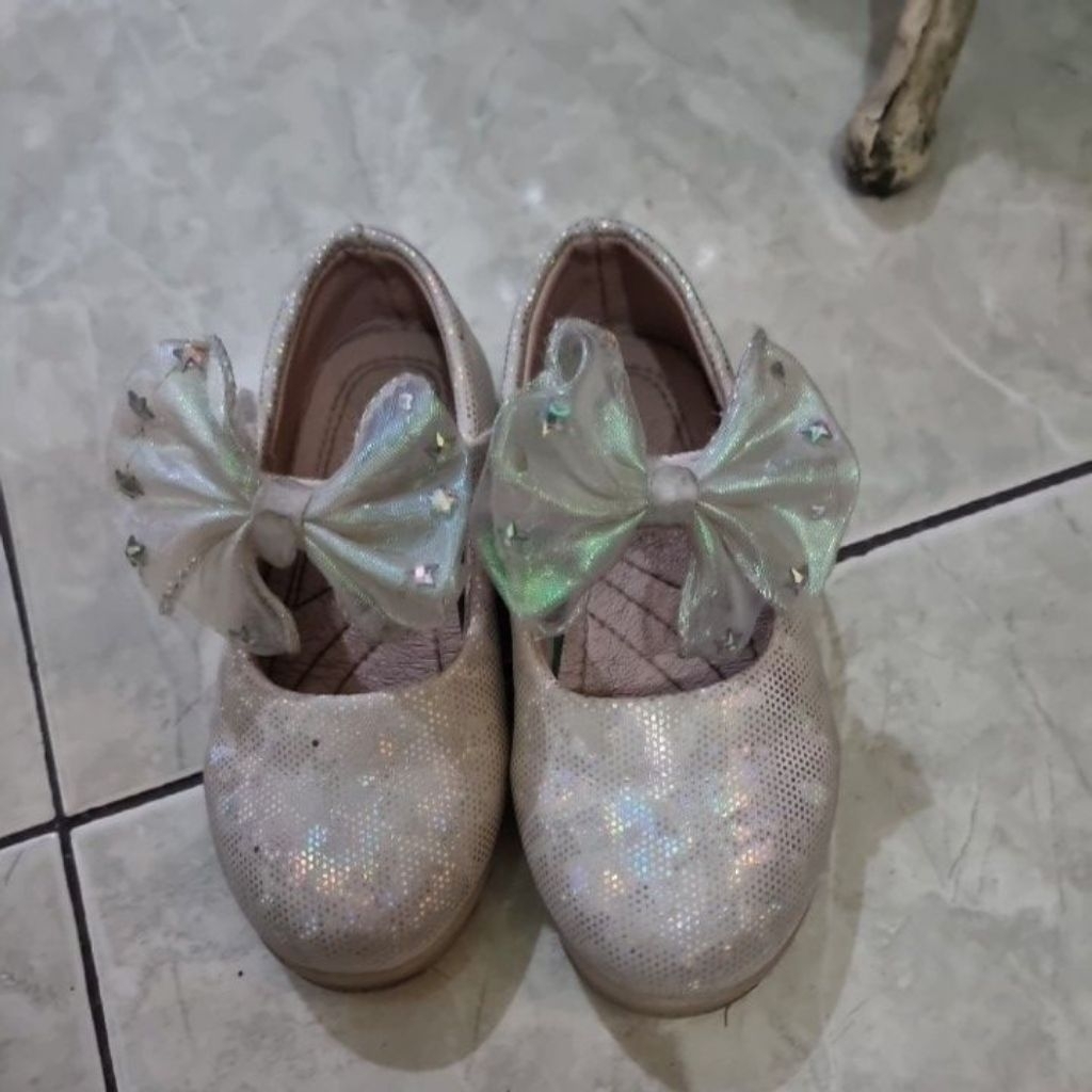 sepatu pesta anak preloved