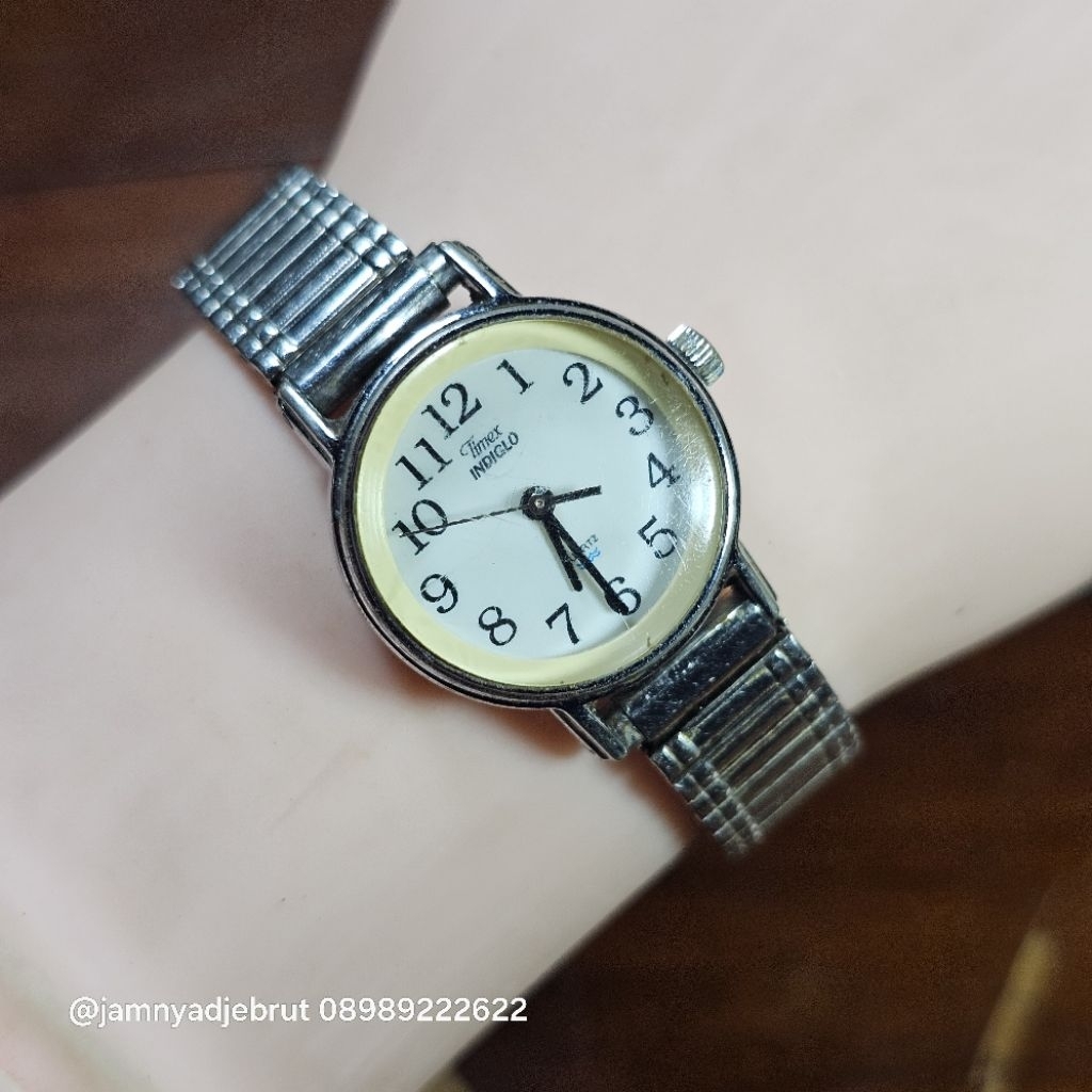 Jam Timex Indiglo T67 Silver White Ladies Bekas
