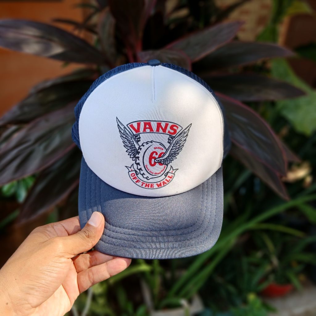 Topi Vans Off The Wall 80s Vintage Trucker 