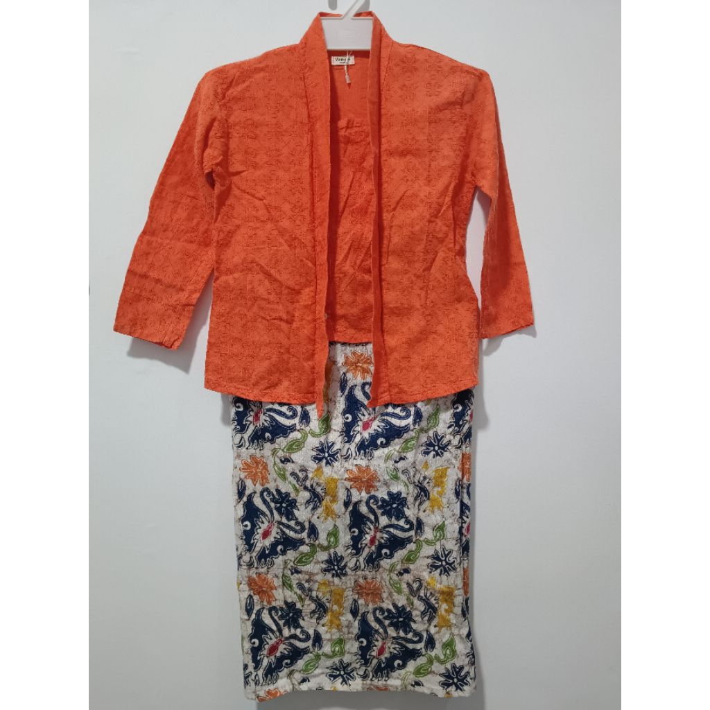 preloved set kebaya anak perempuan orange vameru