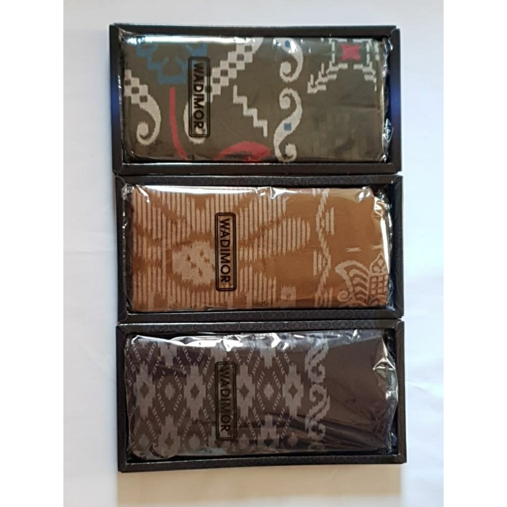 3 Pcs Sarung Wadimor Motif Bali 555 & Bali Gold