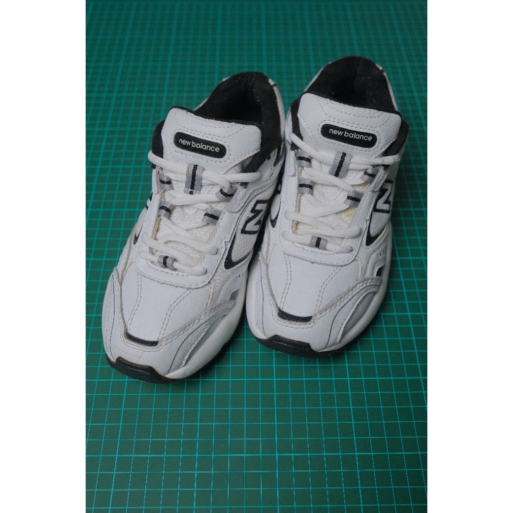 NB 452 White Black Leather