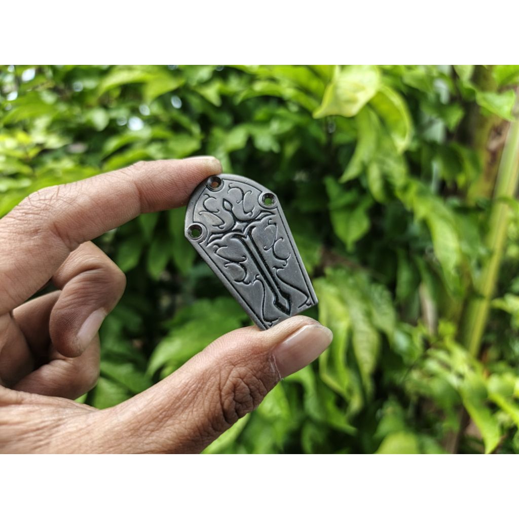 Cover Truss Rod Gitar Cort EVL