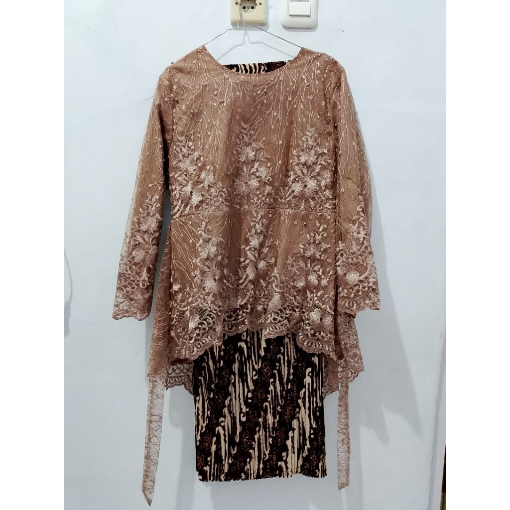 KEBAYA (SETELAN) PRELOVED