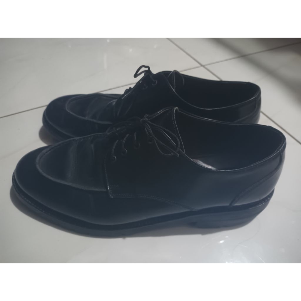 Sepatu Second Pantofel Adam Derrick size 44 insol 28 Made in italy.