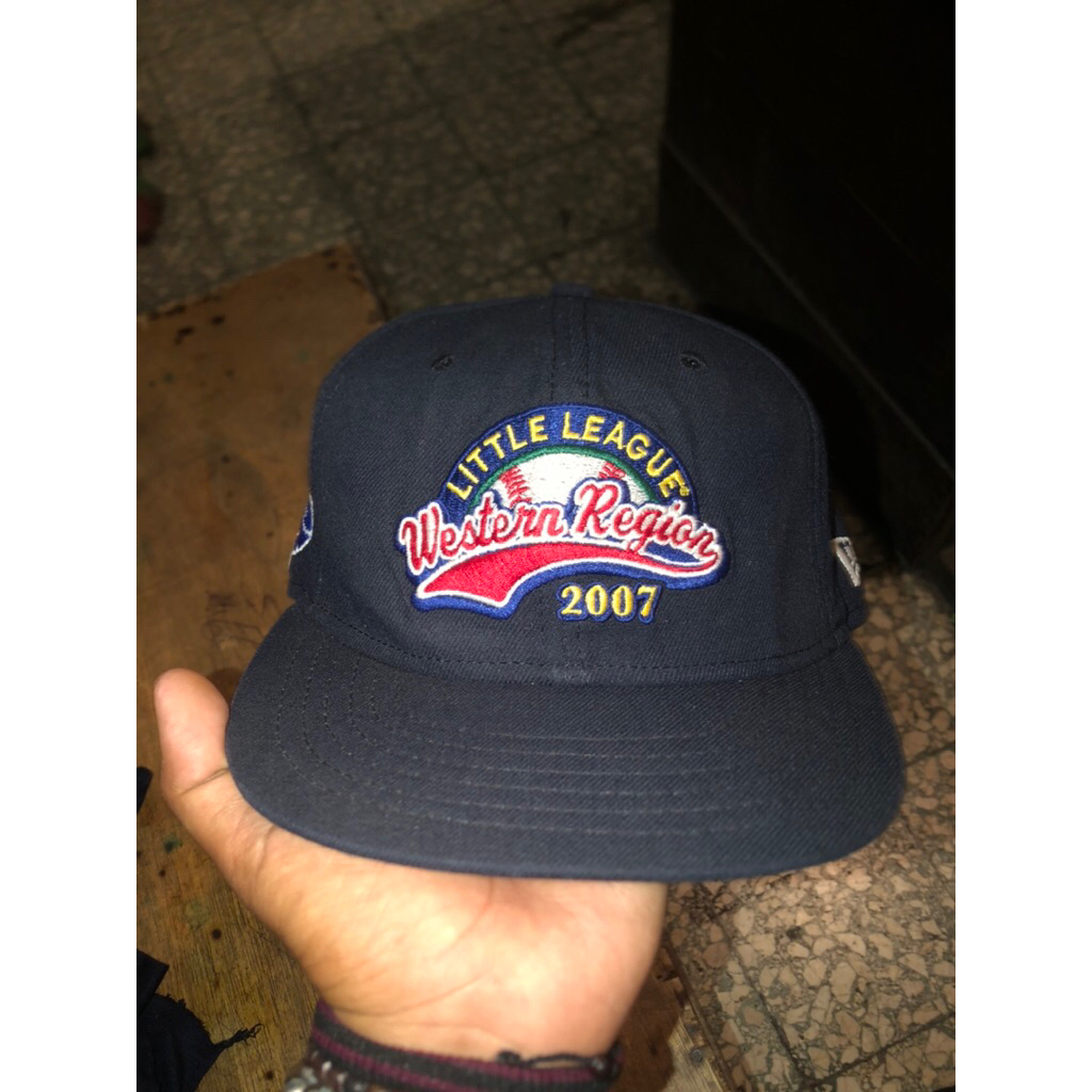 Topi newera vintage
