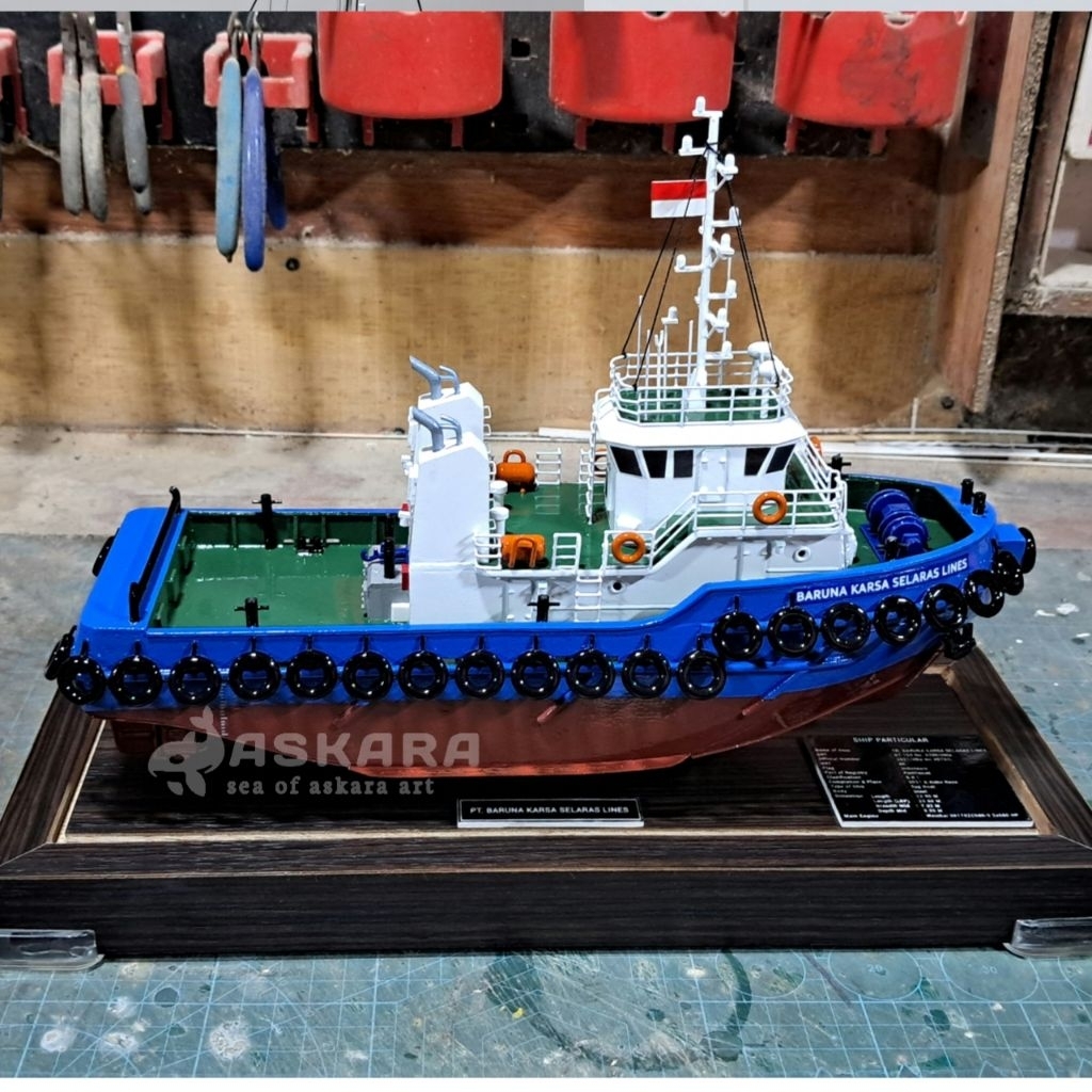 Miniatur Kapal Tugboat 30cm