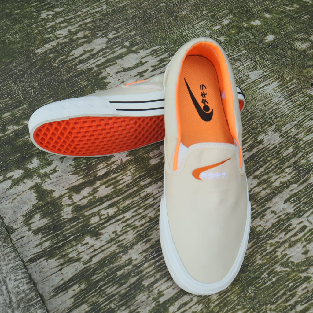 SEPATU SLOP WARNA CREAM MURAH - SEPATU SLOP KEKINIAN PRIA WANITA