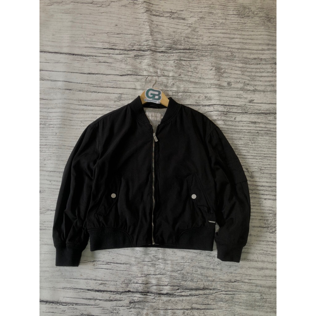 calvin klein bomber hitam pekat x women