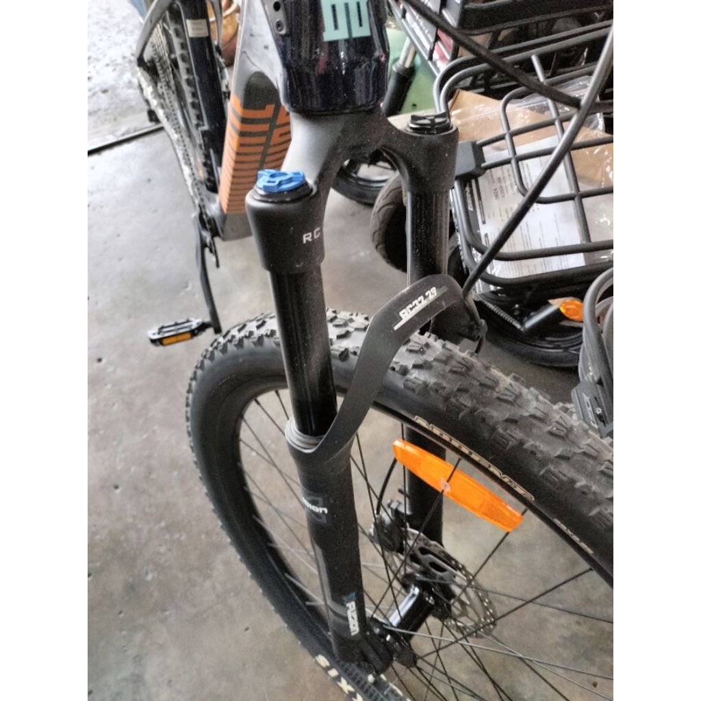 sepeda dominate carbon CXC comp 29er