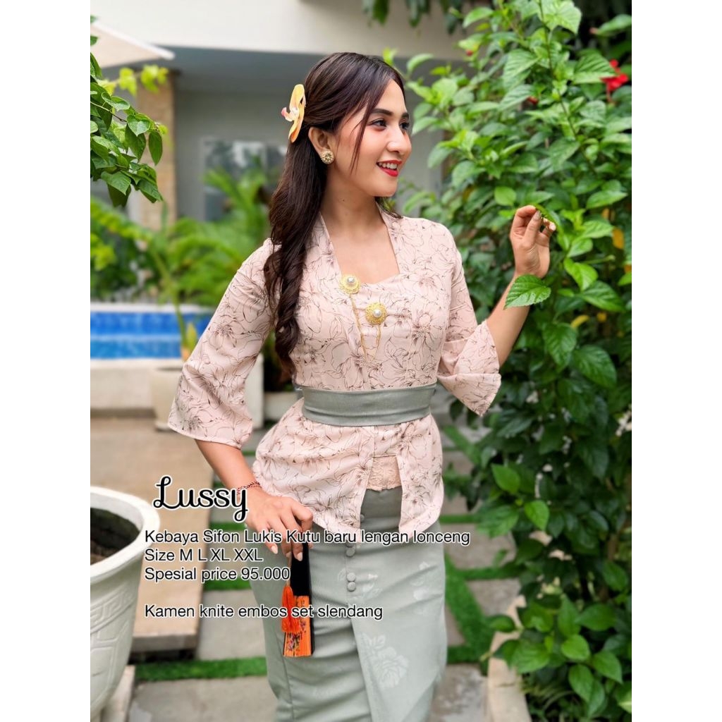 "Lussy" Kebaya Sifon Lukis Kutubaru