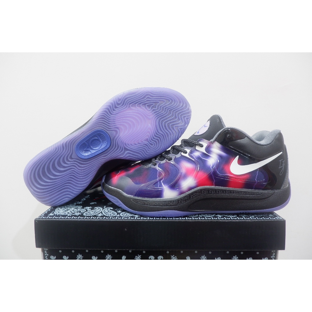 SEPATU BASKET NK KD 17 LOW METRO BOOMIN 2