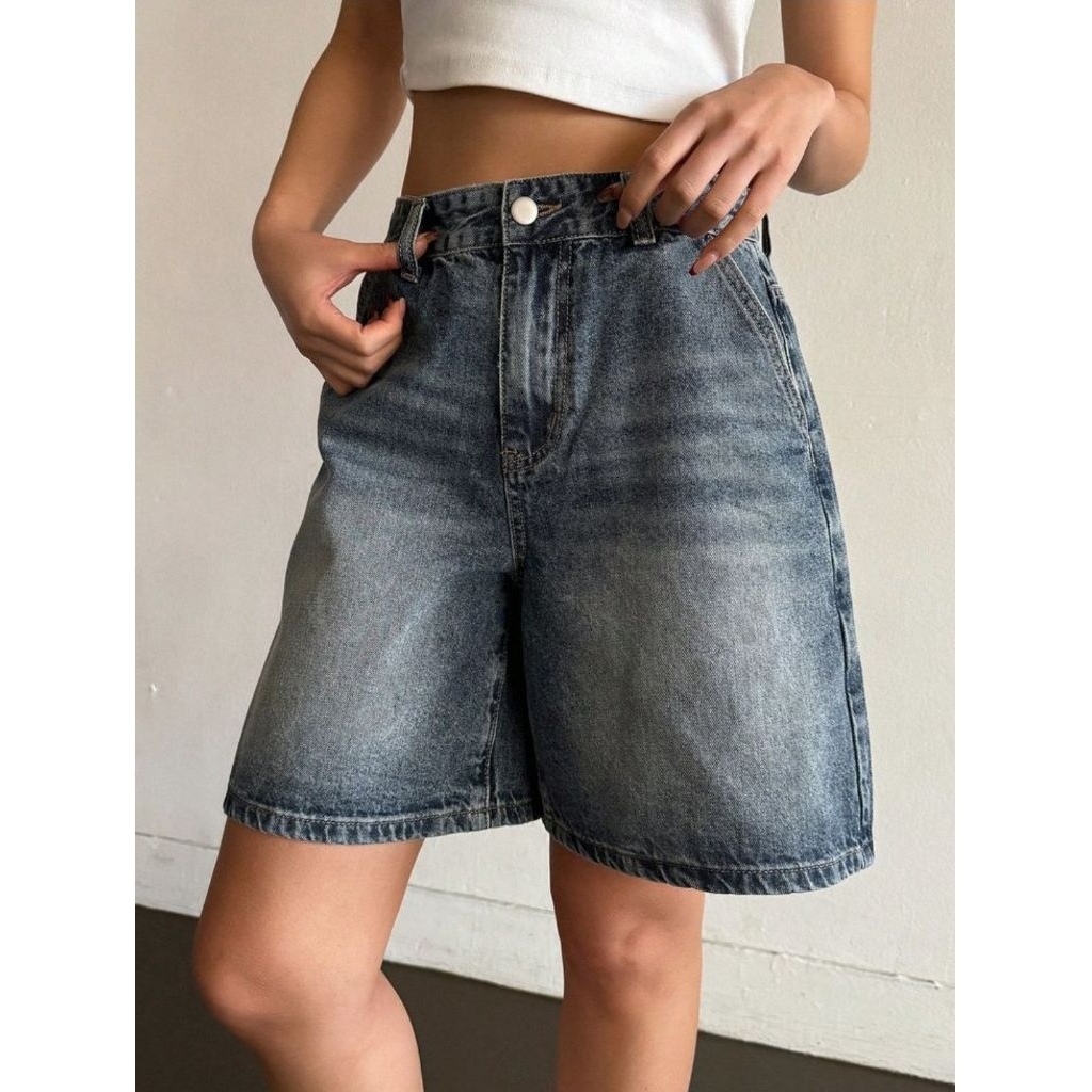 Celana Pendek Jeans Oversize Wanita