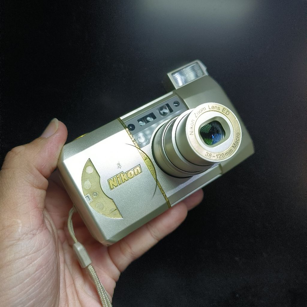 kamera analog film jadul nikon lite touch zoom 120 ed