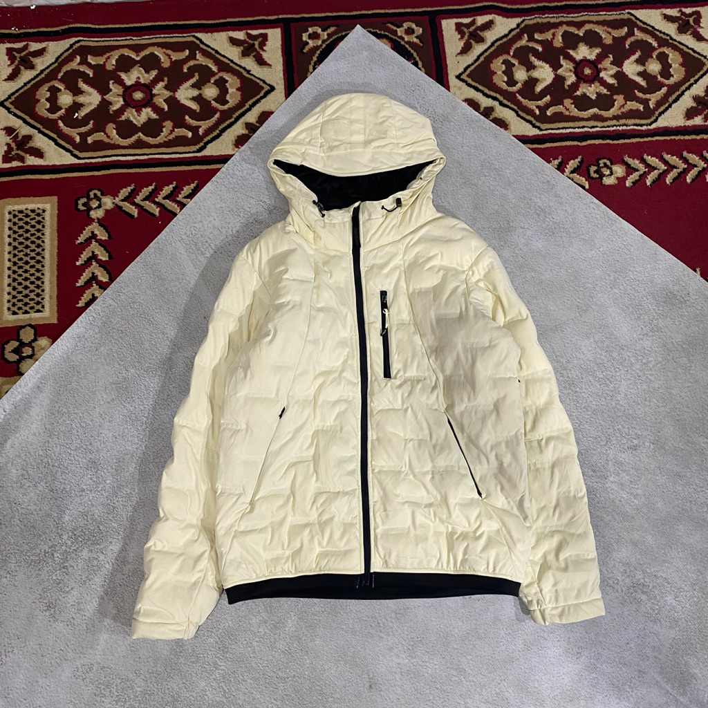 JAKET PUFFER GELEMBUNG FIELDCORE SEAMLESS