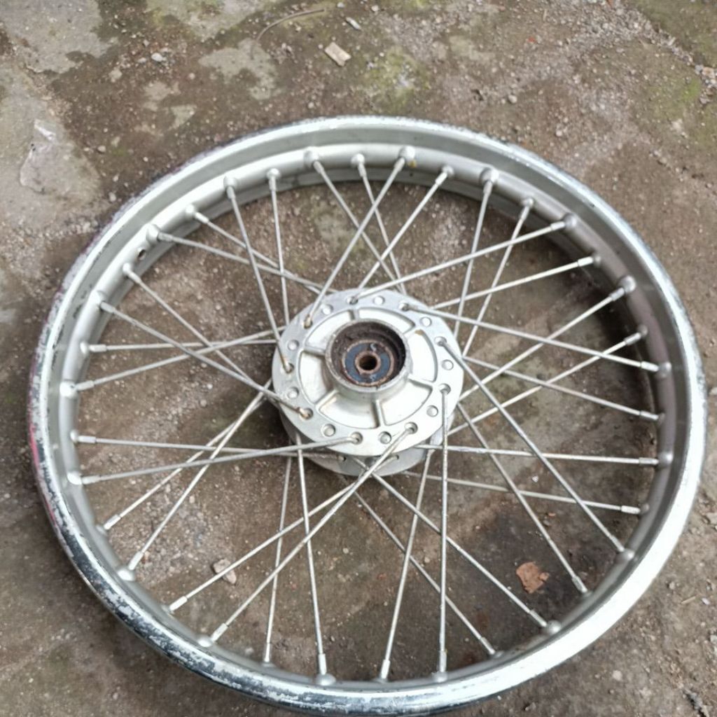 velg besi depan Supra x  160/17 bekas original