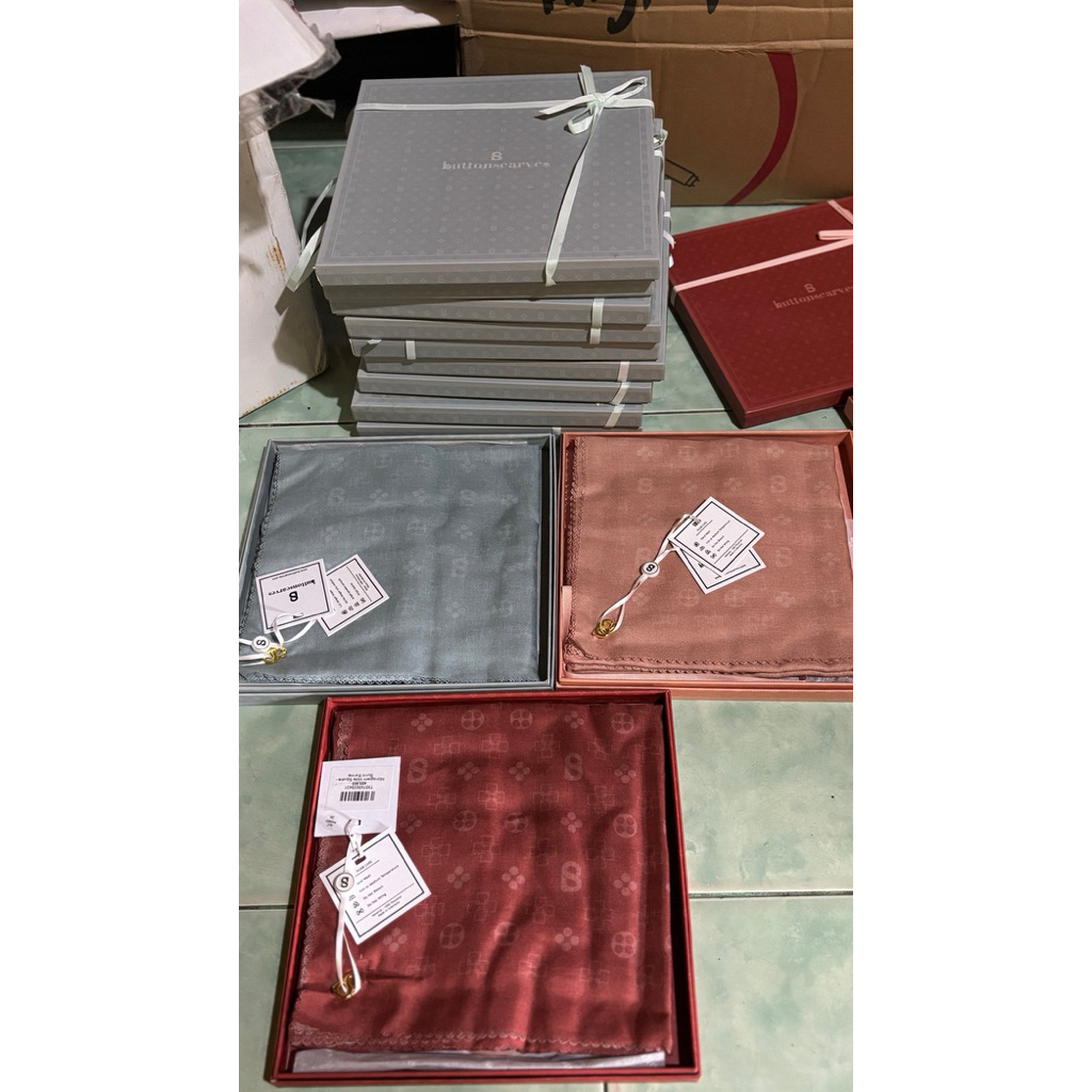 Buttonscarves-monogram scarf