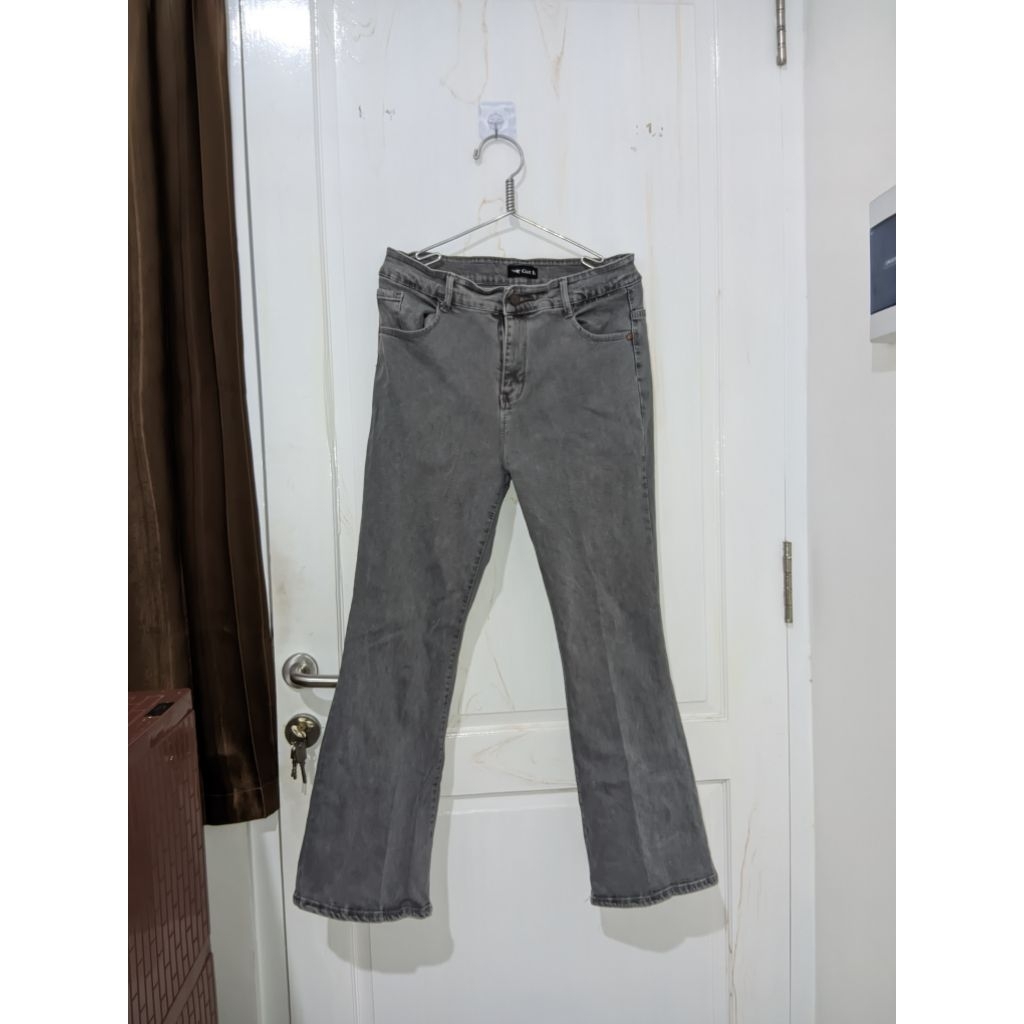 preloved jeans cutbray get it