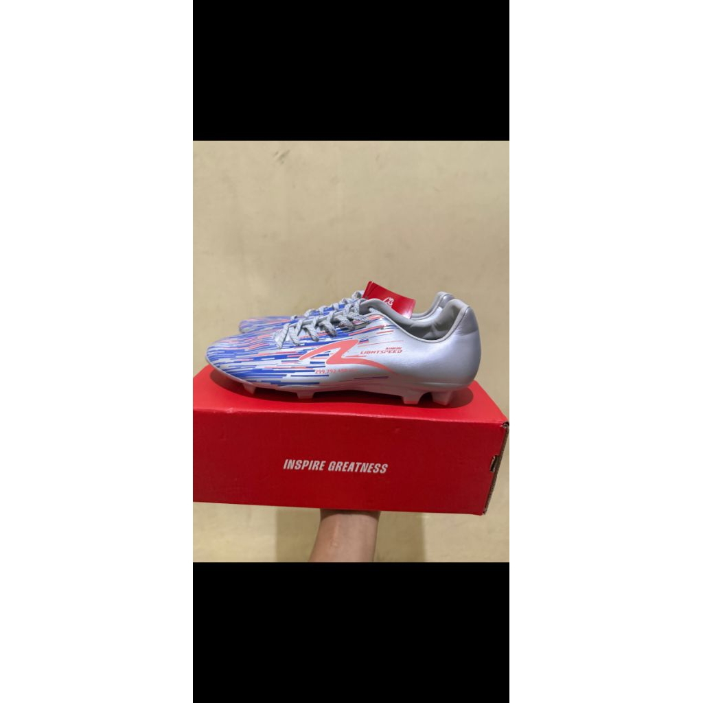 SEPATU SPECS LIGHTSPEED REBORN