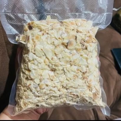 KACANG ALMOND SLICE/IRISAN KACANG ALMOND MENTAH