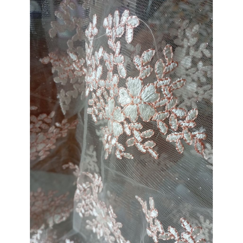 kain perca tile brokat