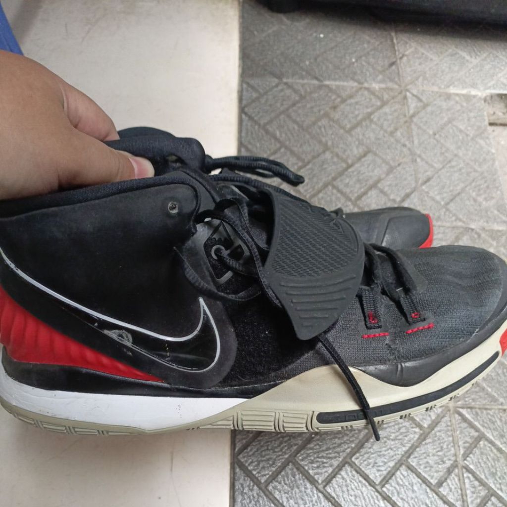 sepatu basket kyrie 6 size 47,5 insole 31 cm