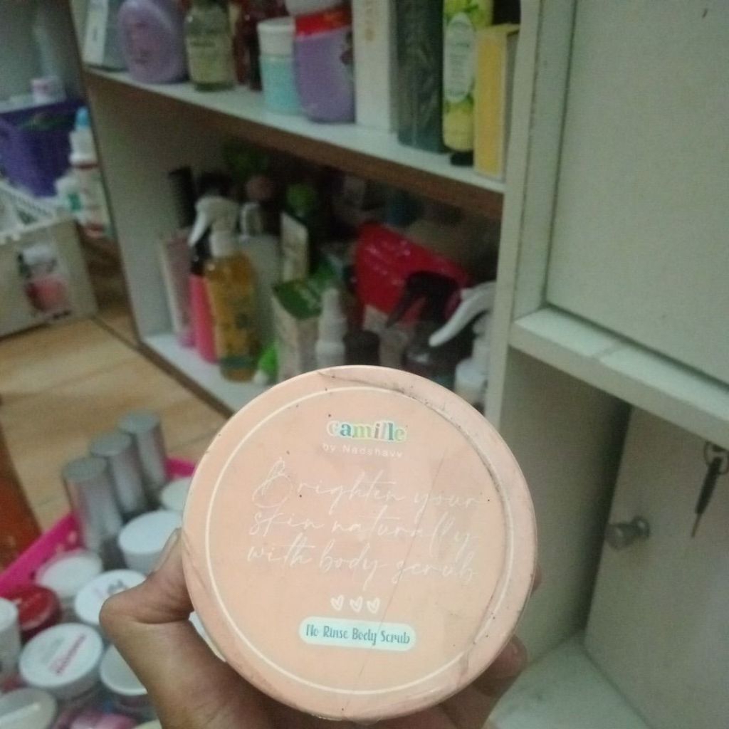 BODY SCRUB CAMILLE STRAWBERRY YOGHURT CAMILLE BEAUTY | 250gram