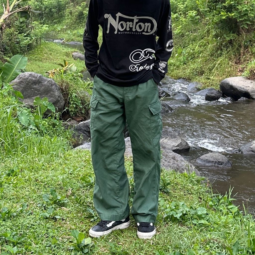 UNIQLO CARGO PANTS MILITARY