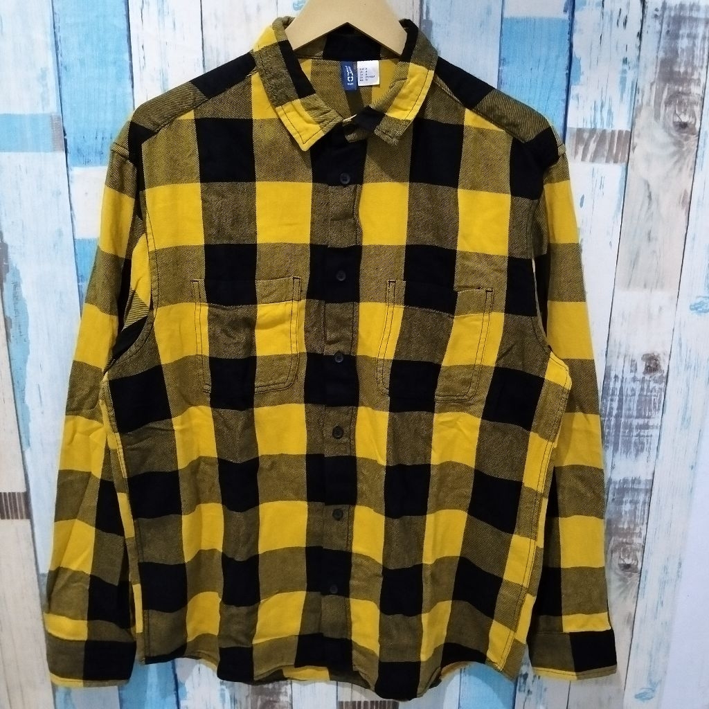 kemeja flannel H&M