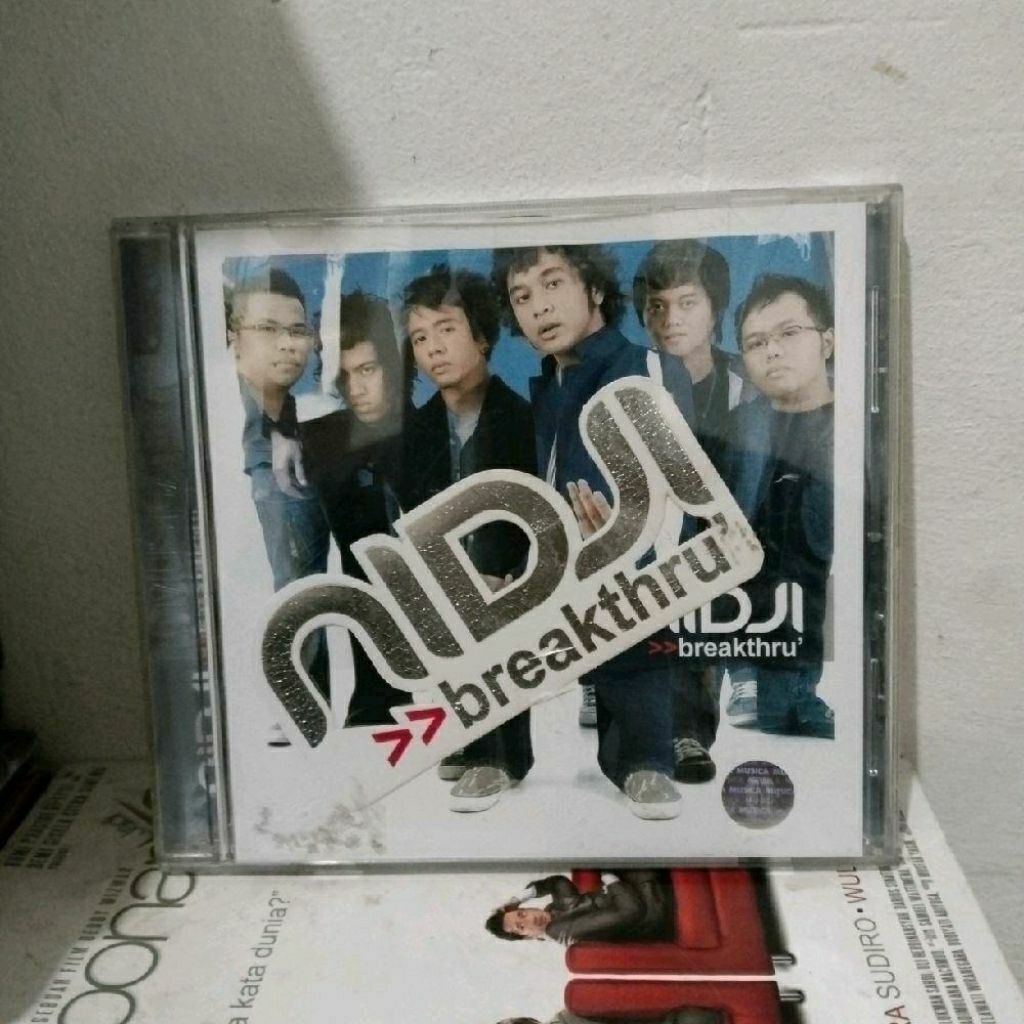 cd lagu nidji album breakthru