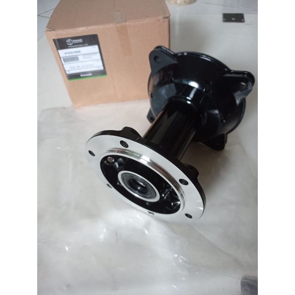 Tromol Belakang Hole 36 Kawasaki KLX D Tracker KLX 150 Warna Hitam