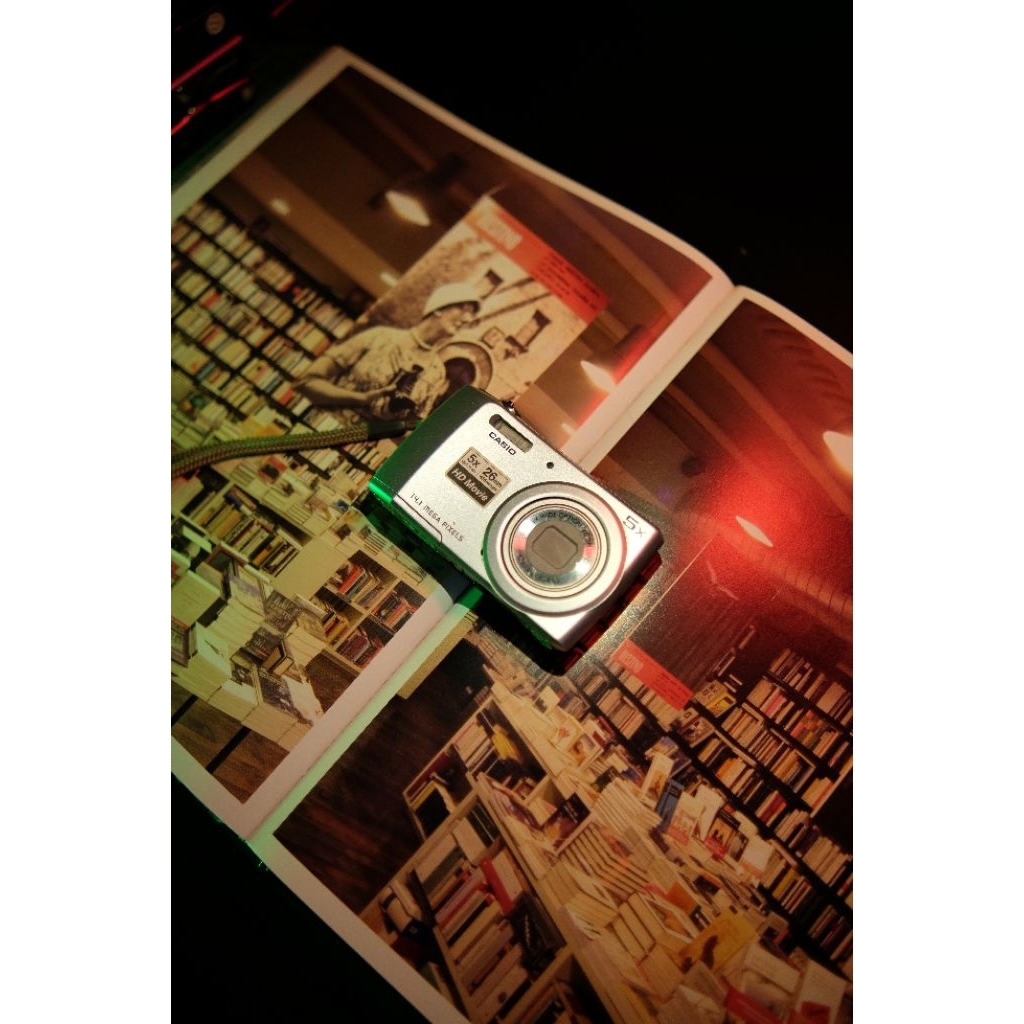 Digicam Casio Exilim QV-R200 Fullset (Camera/Kamera)