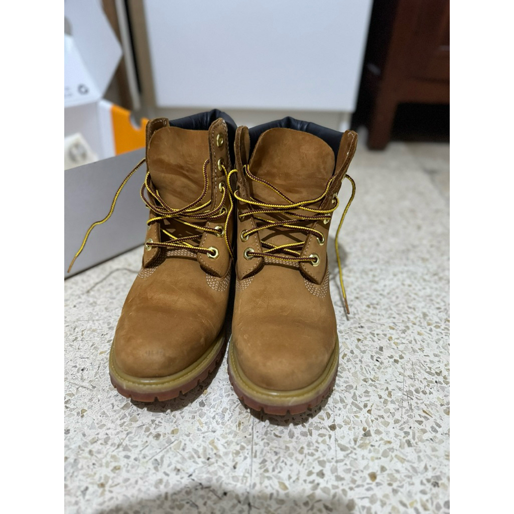 Sepatu boots Timberland wanita size 7.5 winter suede
