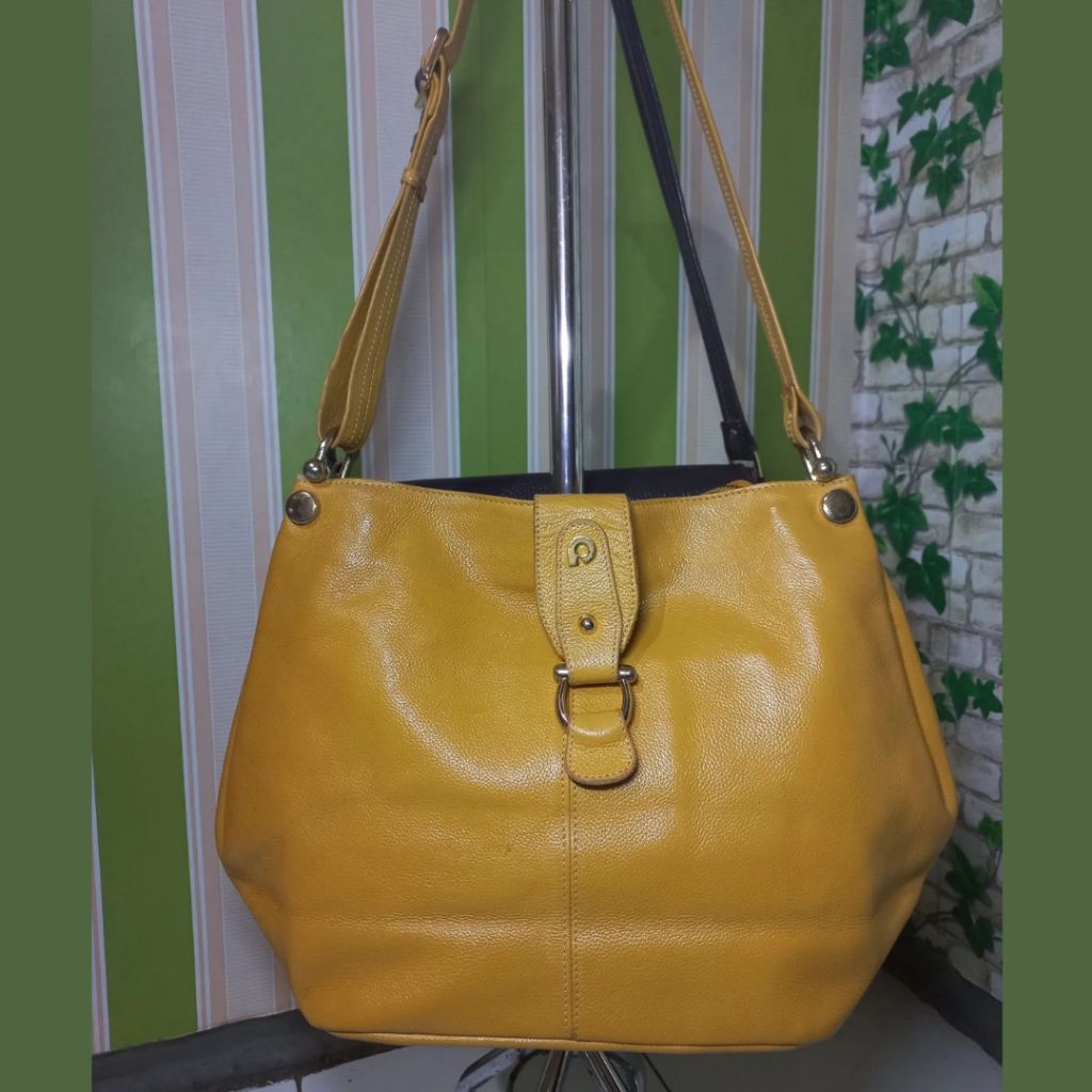 Papillon K 3128 Tas Wanita Kulit Selempang Kuning Preloved Terawat