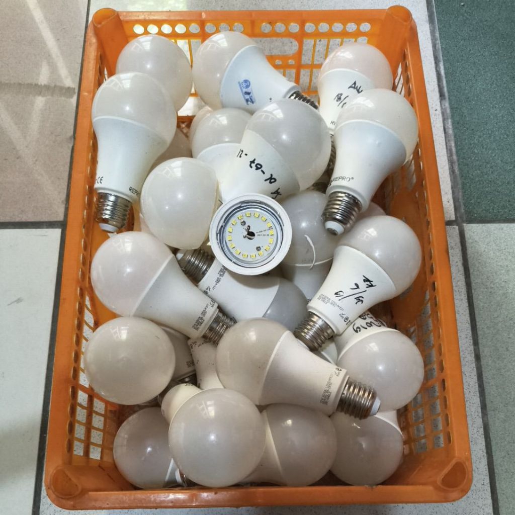 lampu led off/ mati 15 watt