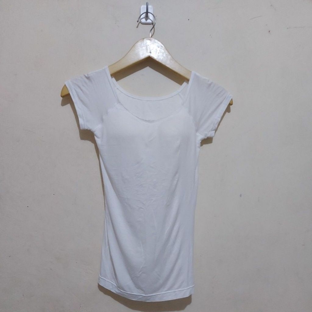 Pakaian dalam tshirt lengan pendek dengan cup bra MUJI*XS