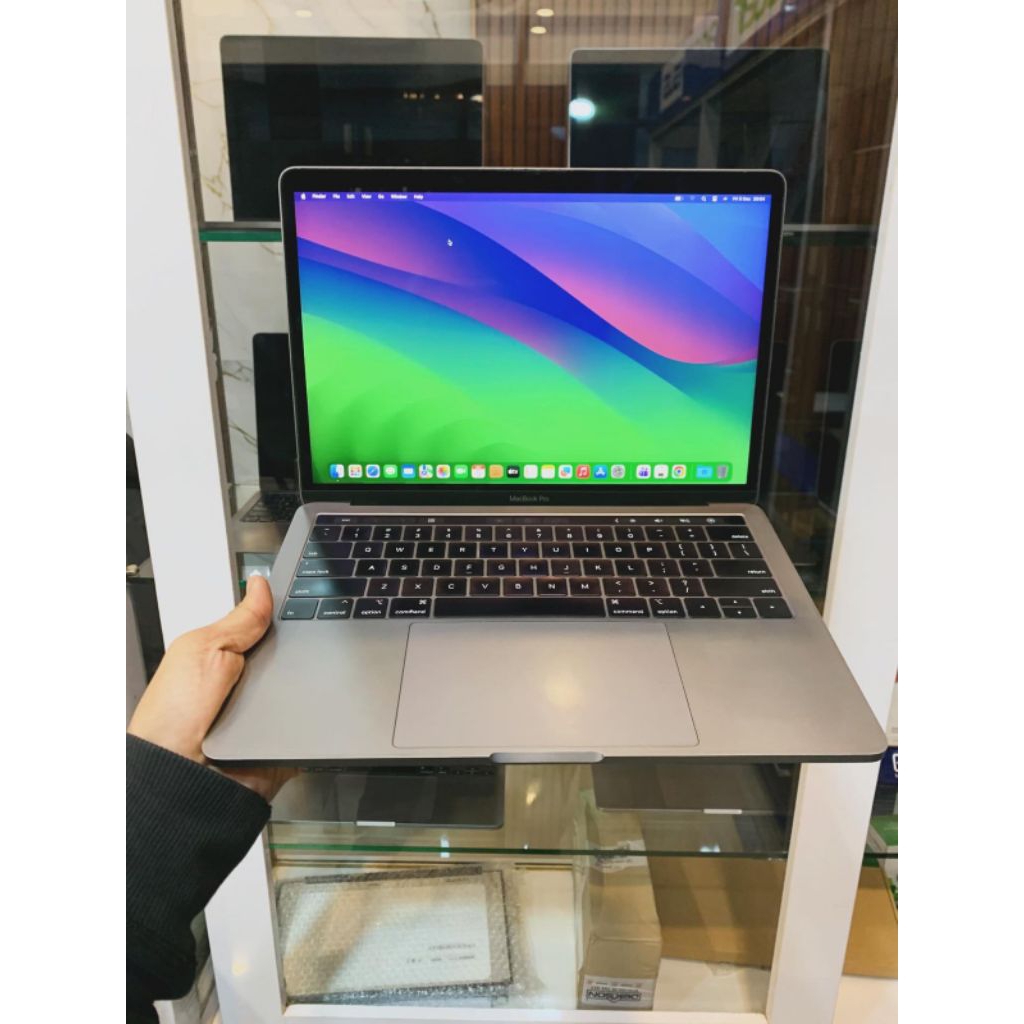 MACBOOK PRO 2018 TOUCHBAR CORE I5 THUNDERBOLT 3 PORTS