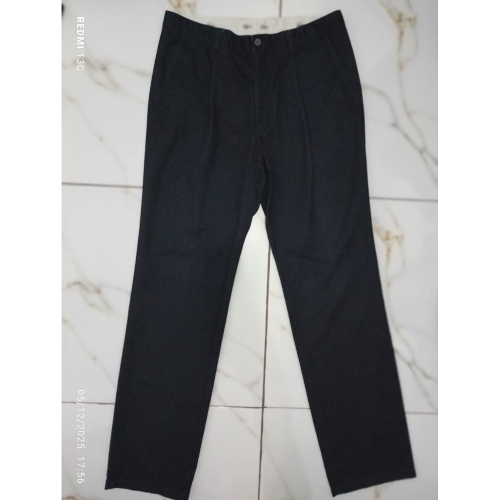 preloved celana panjang chino pria hitam Lacoste
