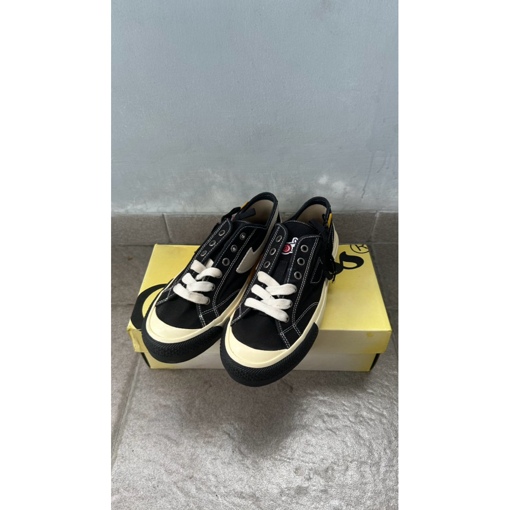 Sepatu Compass Fxxcking Rabbit Fr2 Low BNIB