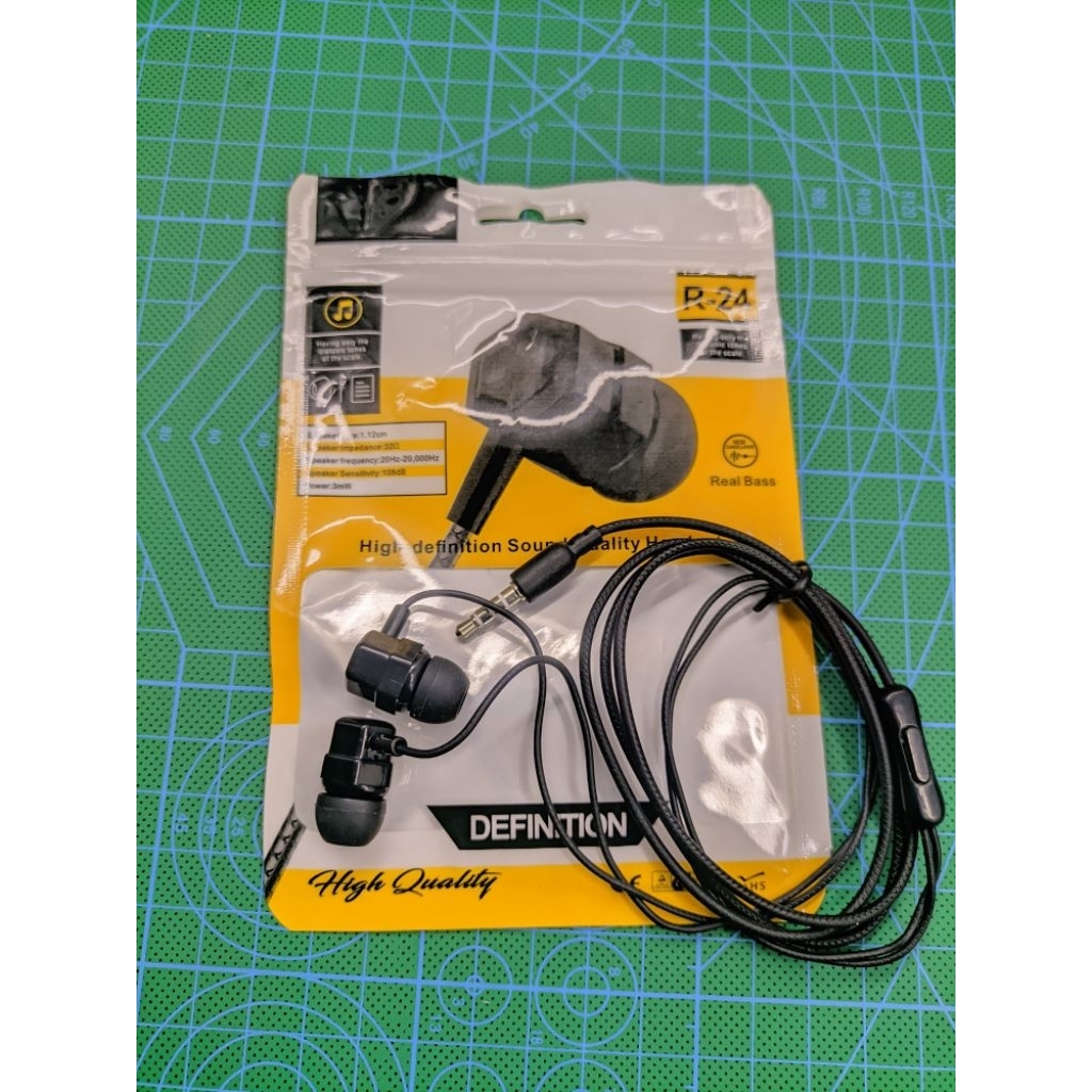 R.B HEADSET HANDSFREE REALME R24 + MIC STETEO EARPHONE R-24