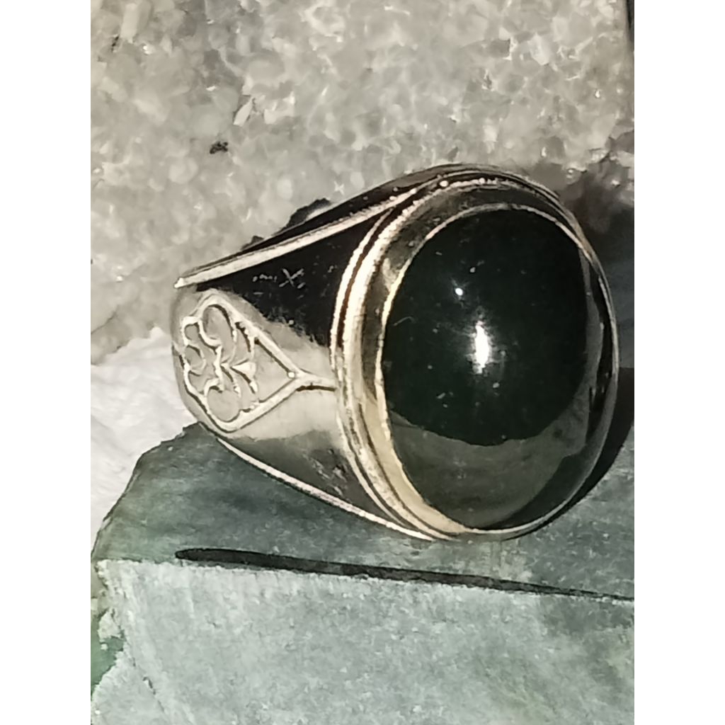BLACK JADE NEMPEL MAGNET TEMBUS SENTER