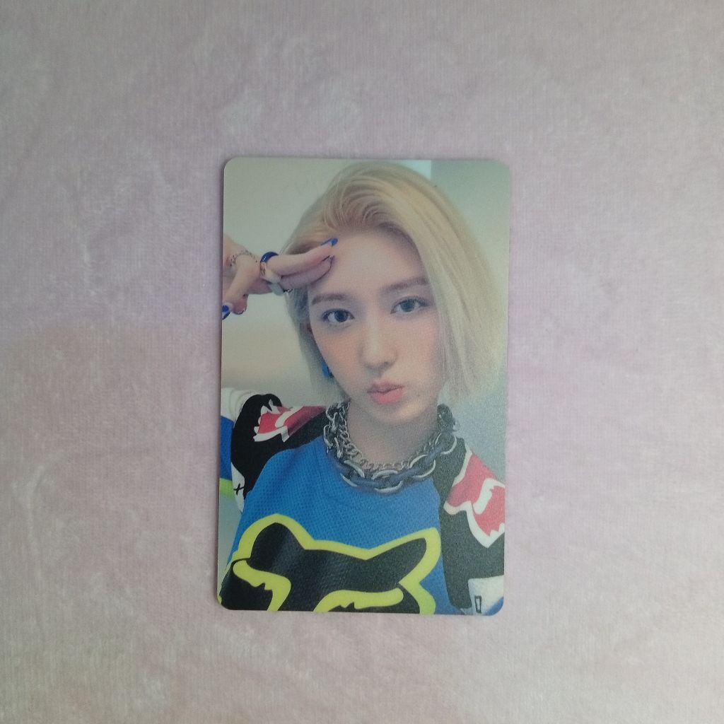 official photocard gaeul bandina pvc